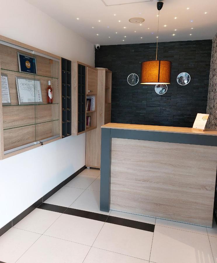 Motel Ms Srpski Itebej Ngoại thất bức ảnh